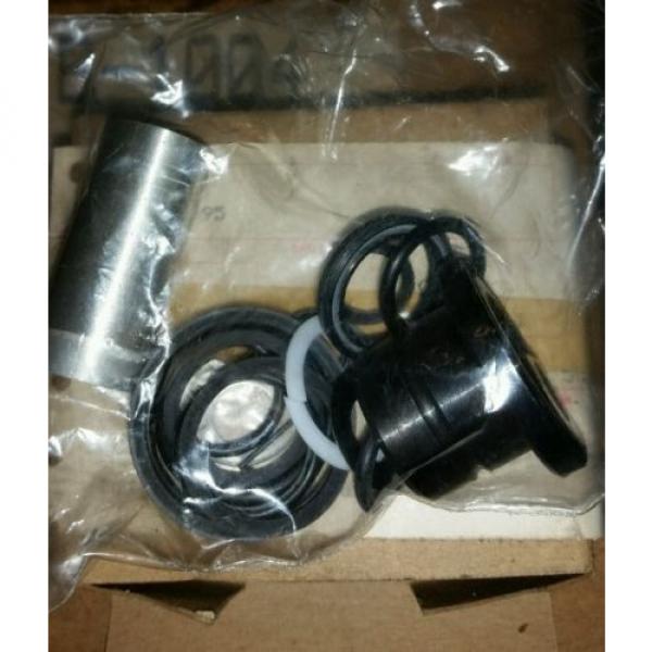 Yale 509778807 Hydraulic Control Valve seal kit  NEW CL1095 fit ERC 120,140,150 #1 image
