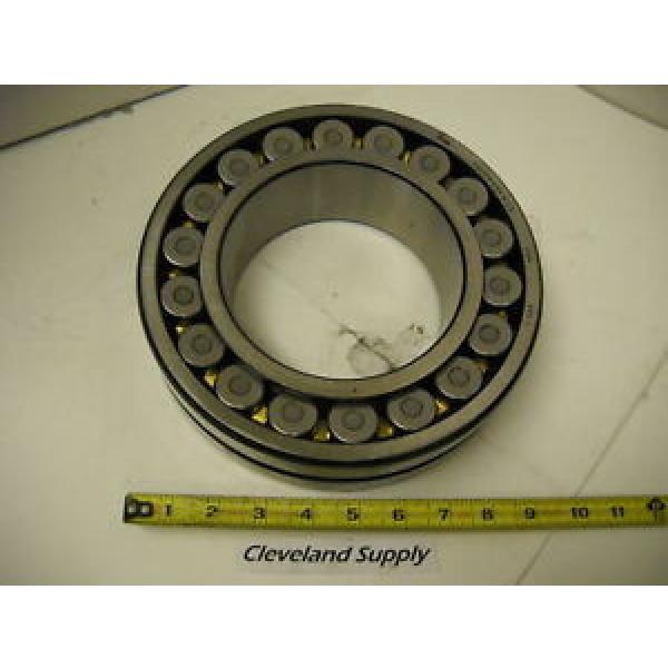 FAG 22226EASK.M.C3 SPHERICAL ROLLER BEARING NEW CONDITION / NO ORIGINAL BOX #1 image